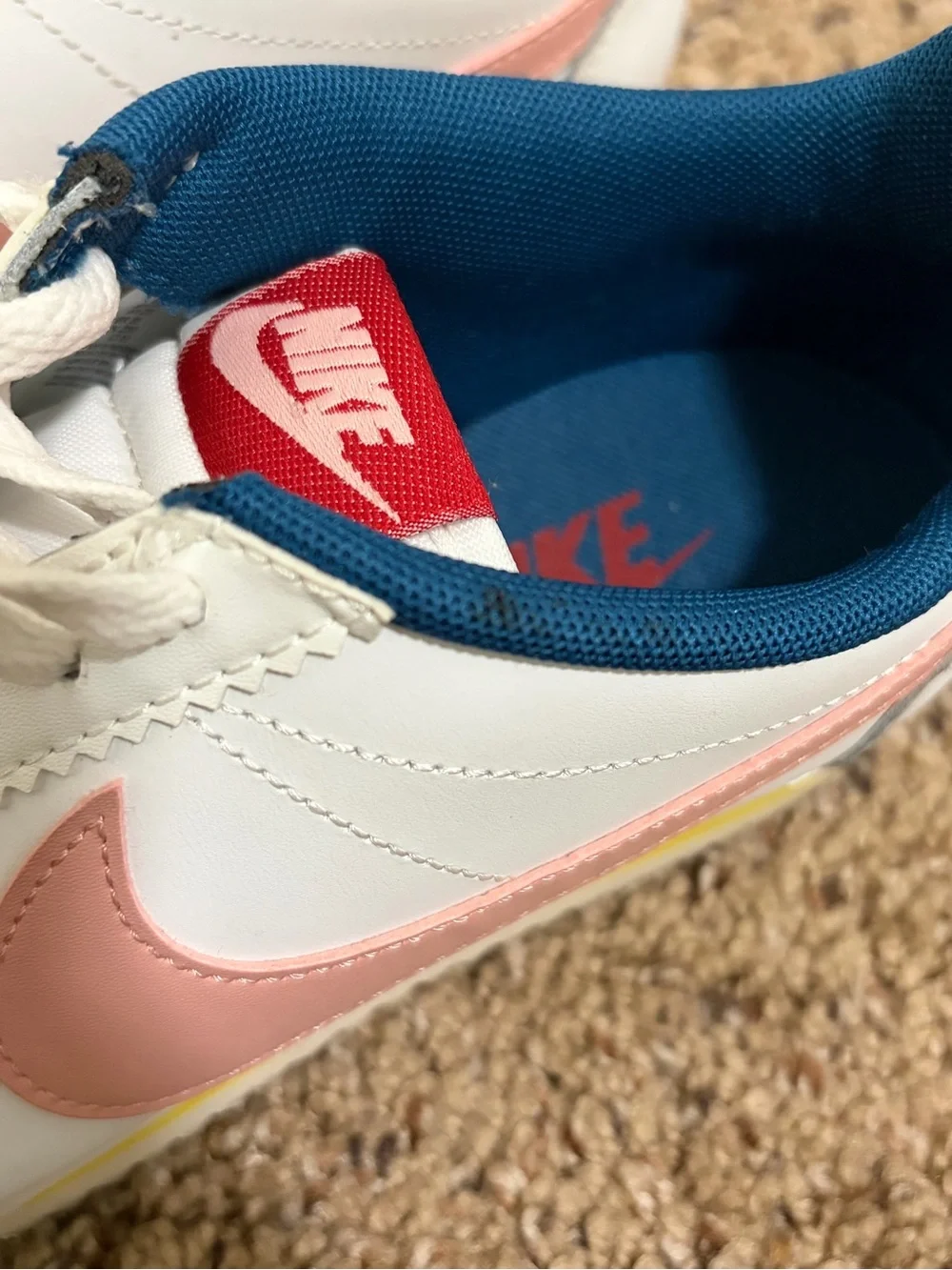 Nike Women's Cortez Sneaker 'Coral Stardust' 807471-114 Size 6